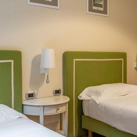 Casa Isolani Luxury Rooms Piazza Maggiore Bologna Exterior photo