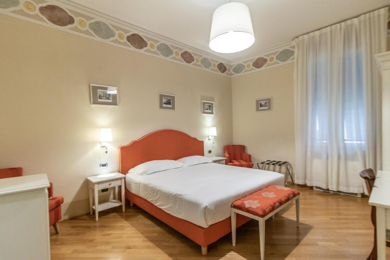 Casa Isolani Luxury Rooms Piazza Maggiore Bologna Exterior photo
