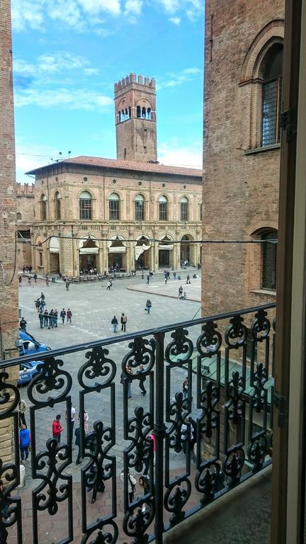 Casa Isolani Luxury Rooms Piazza Maggiore Bologna Exterior photo