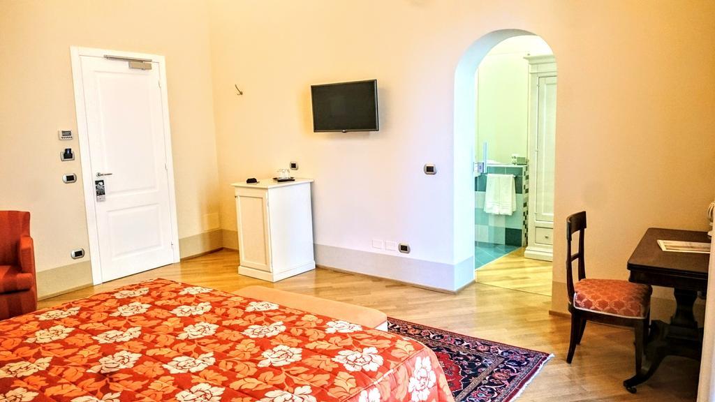 Casa Isolani Luxury Rooms Piazza Maggiore Bologna Exterior photo