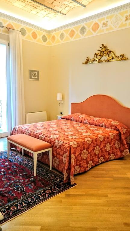 Casa Isolani Luxury Rooms Piazza Maggiore Bologna Exterior photo