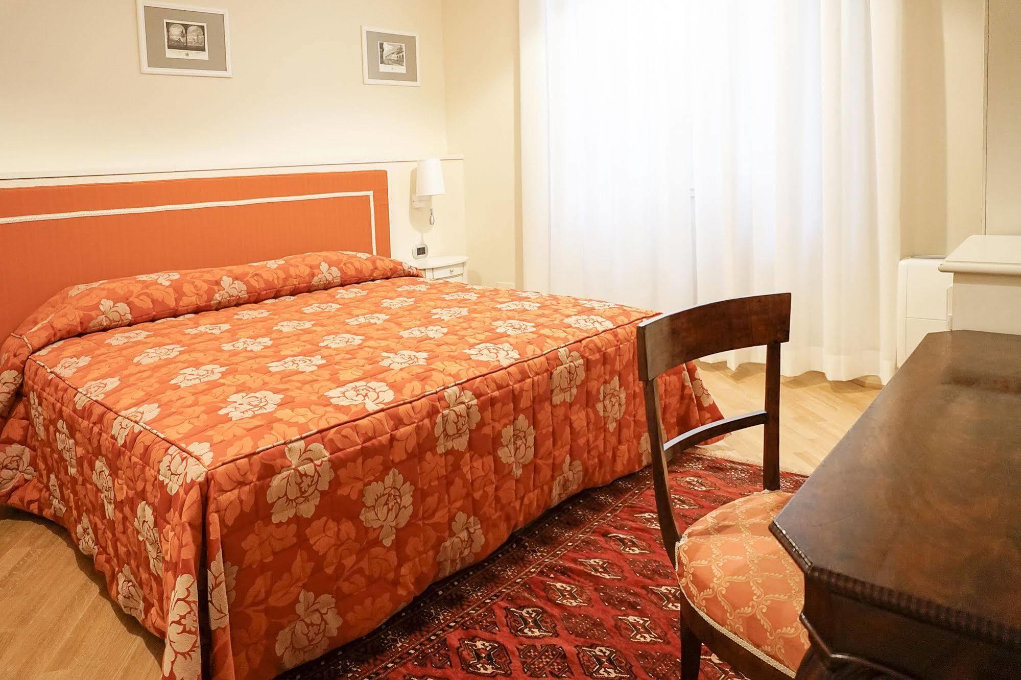 Casa Isolani Luxury Rooms Piazza Maggiore Bologna Exterior photo