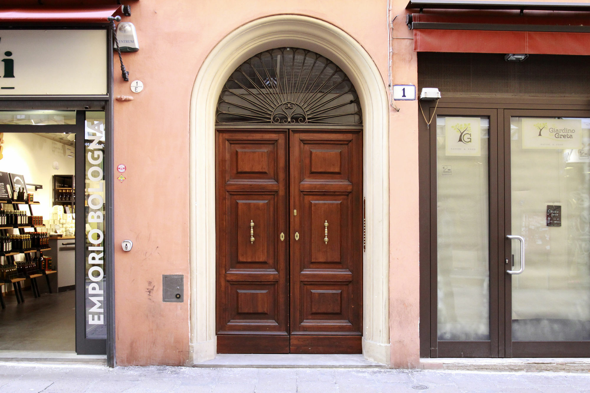 Casa Isolani Luxury Rooms Piazza Maggiore Bologna Exterior photo