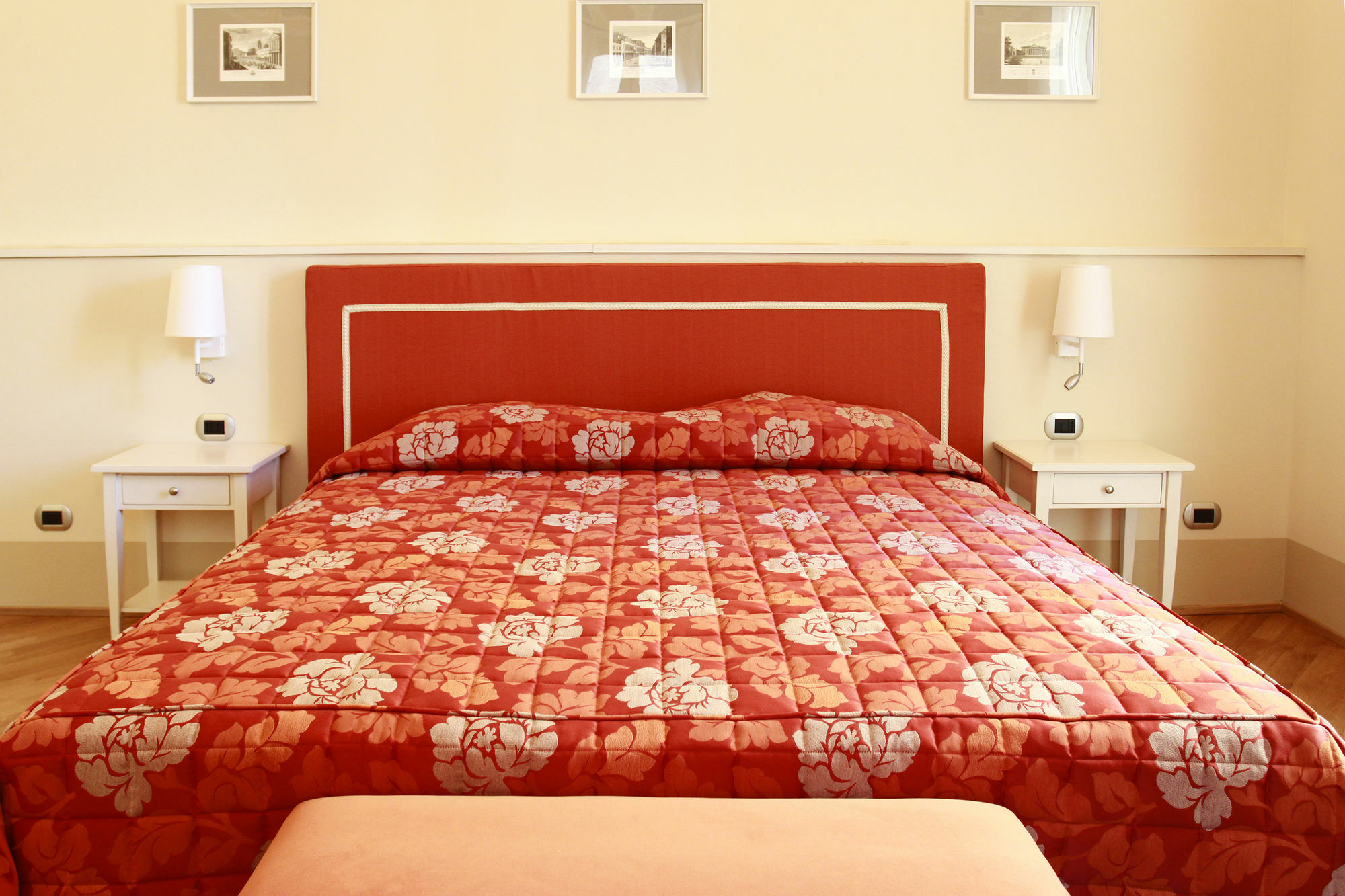 Casa Isolani Luxury Rooms Piazza Maggiore Bologna Exterior photo